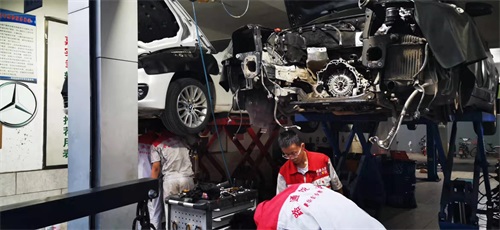 濟(jì)南沃爾沃汽車維修哪家好，汽車凹陷可以上哪維修？